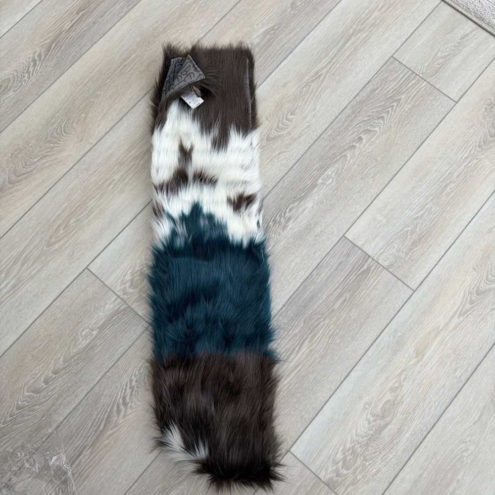 Elegant Faux Fur Scarf in Teal and Brown